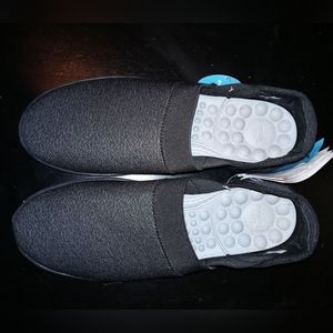 Reviva by CROCS Slipons NEW W8